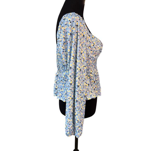 NEW BLOOMFIELD Blue Floral Smocked Cropped Blouse Top Size L - Picture 3 of 5